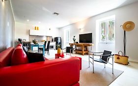 Casa Giulia - Apartment Beachfront With 2 Bedrooms, Air Conditioning And Private Parking, Just 30 Meters From The Beach