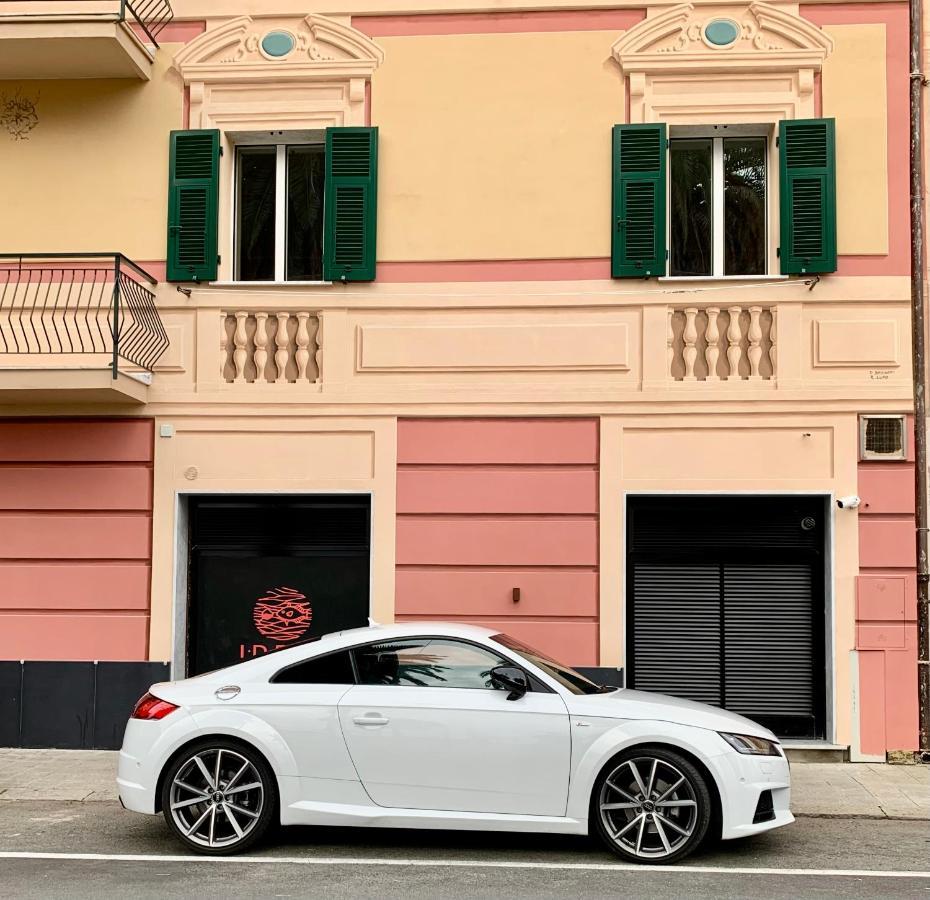 Casa Giulia - Apartment Beachfront With 2 Bedrooms, Air Conditioning And Private Parking, Just 30 Meters From The Beach Sestri Levante Buitenkant foto