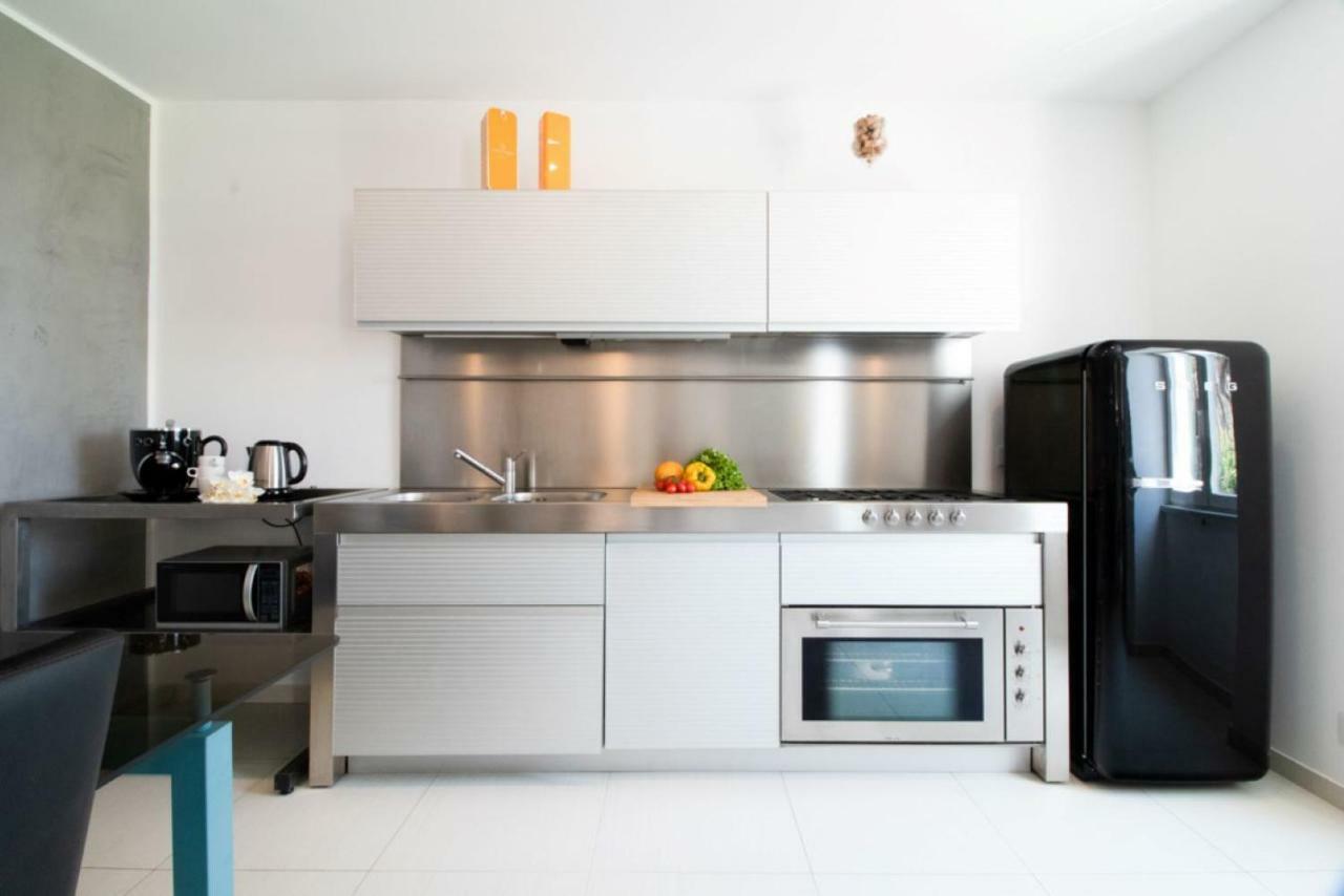 Casa Giulia - Apartment Beachfront With 2 Bedrooms, Air Conditioning And Private Parking, Just 30 Meters From The Beach Sestri Levante Buitenkant foto