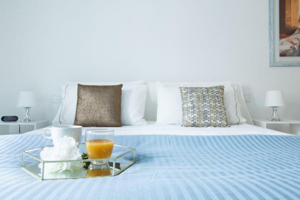 Casa Giulia - Apartment Beachfront With 2 Bedrooms, Air Conditioning And Private Parking, Just 30 Meters From The Beach Sestri Levante Buitenkant foto