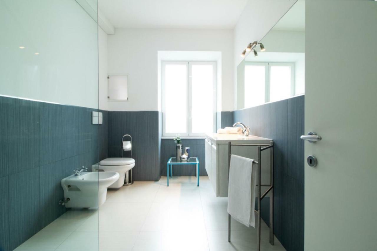 Casa Giulia - Apartment Beachfront With 2 Bedrooms, Air Conditioning And Private Parking, Just 30 Meters From The Beach Sestri Levante Buitenkant foto